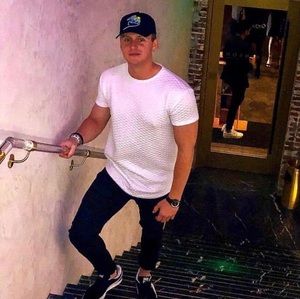 Meet your Posher, Blake